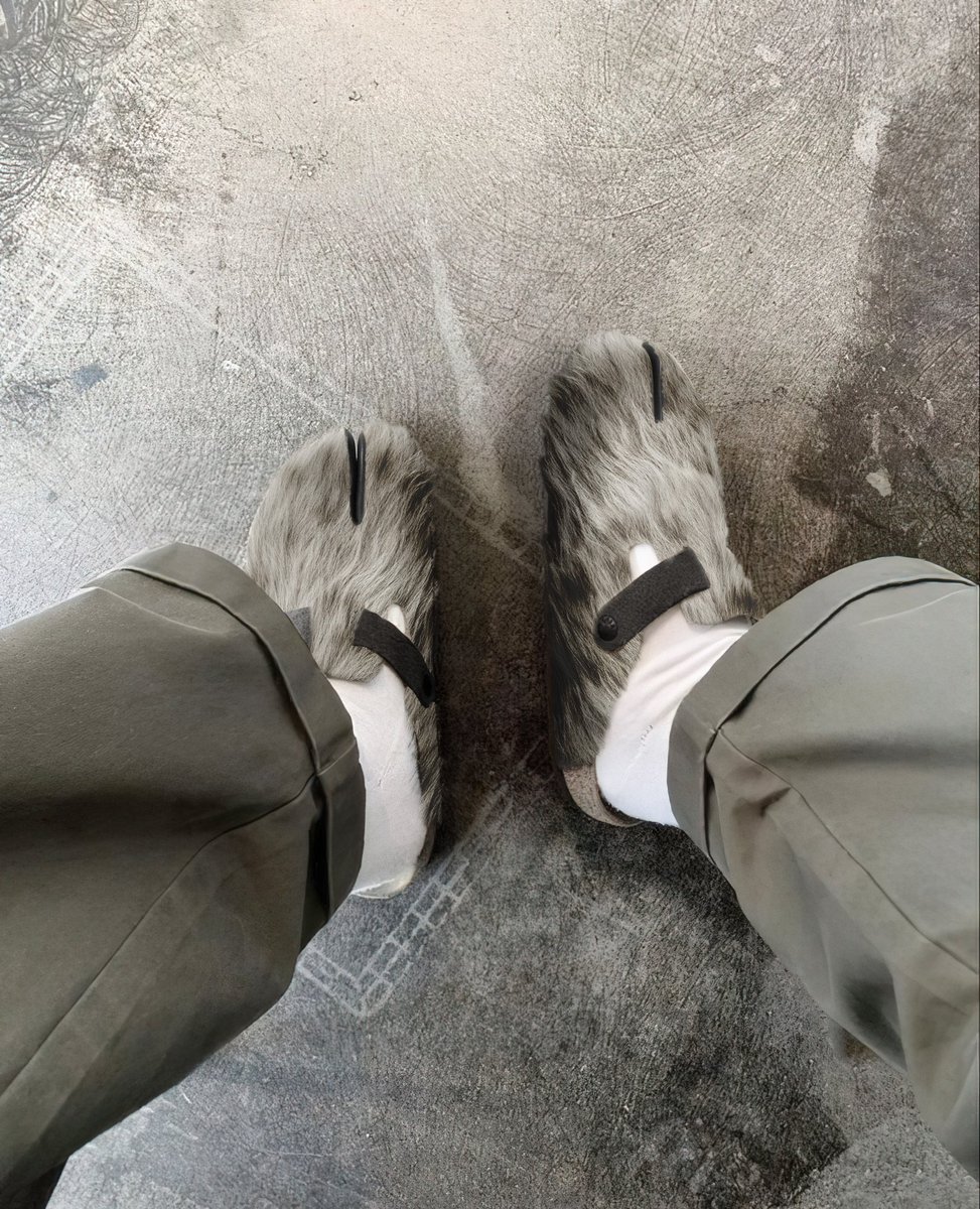 kickcultureug's tweet image. 🌹 Get ready! The ROSE IN GOOD FAITH G.O.A.T Tabi Mule drops on May 24th! 🐐 Don't miss out on this iconic release. #ROSEINGOODFAITH #GOATTabiMule #KickCulture