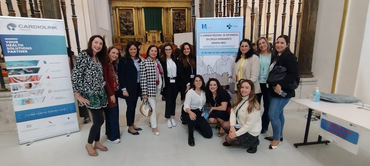 A las enfermeras de quirófano del HCUV nos gusta compartir experiencias, conocimientos y seguir formándonos, hoy en las lll jornadas regionales de cirugía mínimamente invasivas. 
#quirofano #formacion #seguridaddelpaciente