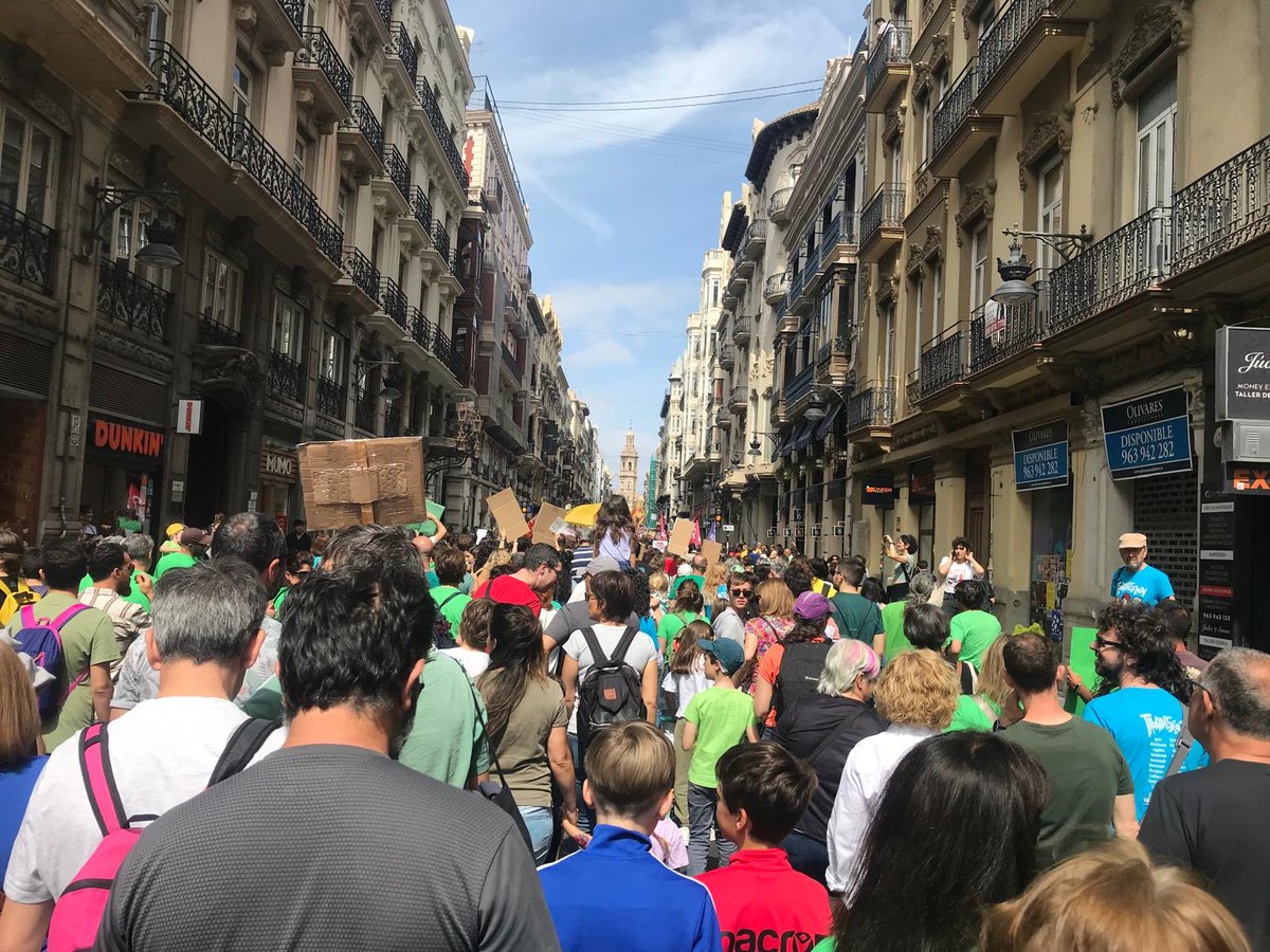 Vaga educativa en la Terreta contra el govern dels franquistes amb complexes i els franquistes sense complexes. A tope de penya!! #23MVagaEducativaPaisValencià