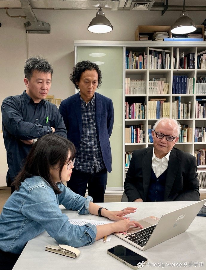 designverse1's tweet photo. On April 17th, at C Building of the School of Architecture and Urban Planning, Tongji University, Mrs. Isa Ye, founder of designverse and YoungBird, interviewed Mr. Zheng Shiling, academician of the Chinese Academy of Sciences, on the hot topics of the Shang project. https://t.co/IyWD9ZVzlk