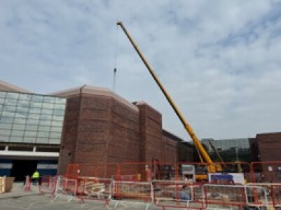 Gateshead_NHS's tweet photo. A giant crane has been on-site at the Community Diagnostic Centre in the @_Metrocentre, lifting building materials onto the roof. A build of this scale requires some impressive industrial equipment to keep the project moving forward! #BuildingUpdate @_Metrocentre @newcastlehosps https://t.co/u2XcJtXzZU