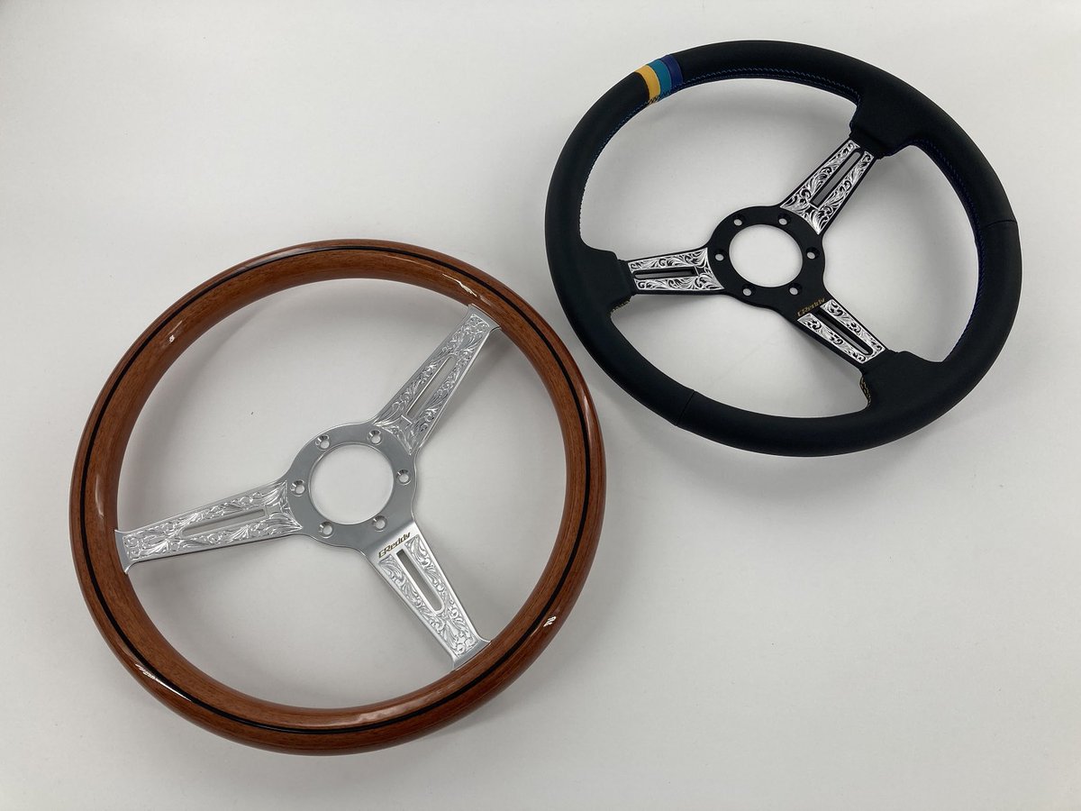 新たな試みとして、GReddy スポーツステアリングのスポーク部にエン