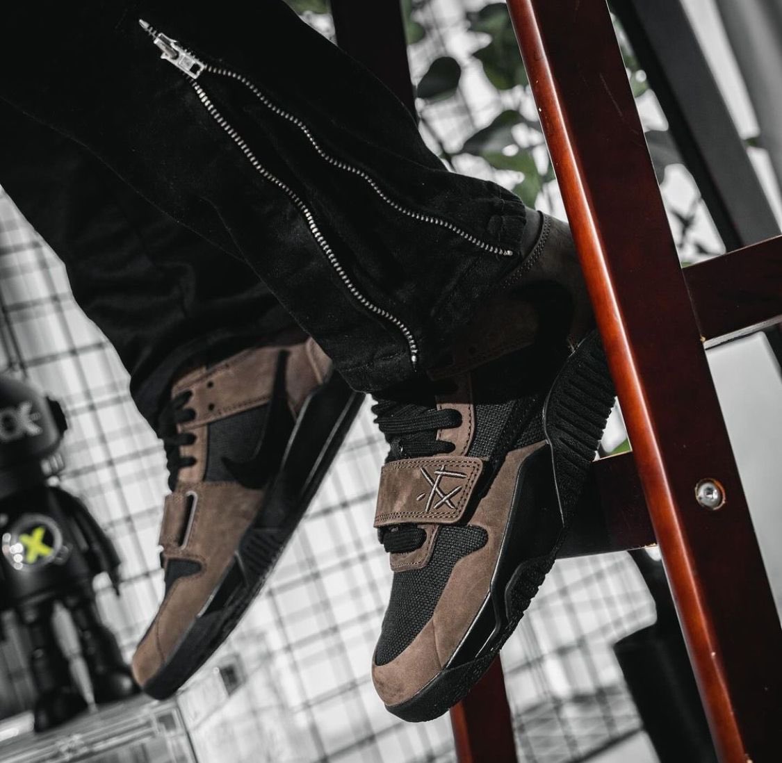kickcultureug's tweet image. Travis Scott's collaboration with Jordan Brand brings you the Jumpman Jack "Dark Mocha" this October! ☕️🍫 #TravisScott #JordanJumpmanJack #KickCulture