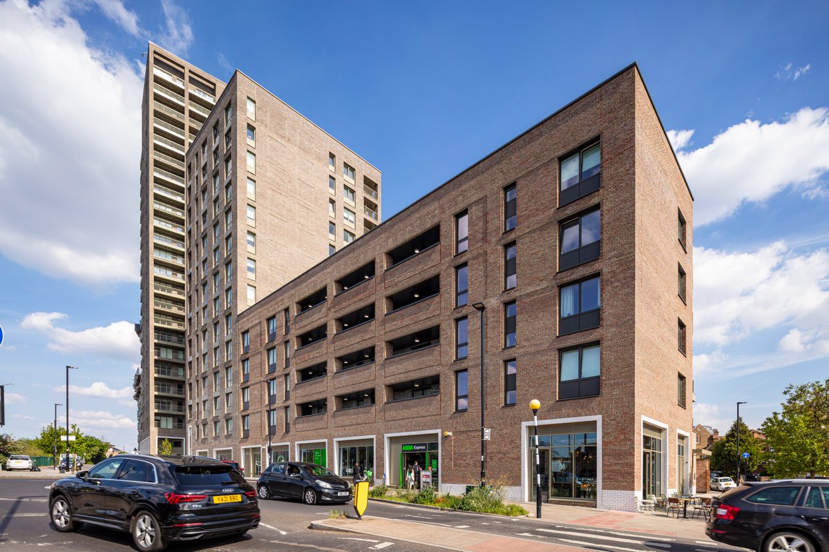 The first homes at Friary Park regeneration scheme complete in Acton chapmantaylor.com/news/the-first… #Residential #ResidentialArchitecture #Regeneration #UrbanRegeneration #AffordableHomes #Architects #Architecture #Placemaking #Acton #Ealing #GLA #FriaryPark #TheVerdean #London