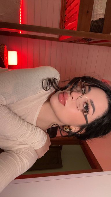 Do you like me with glasses? 🥹👉👈 https://t.co/oxGe62ULbO<a href="/tag/contentcreator"class="tags"><span>#contentcreator</span></a><a href="/tag/onlyfansbabe"class="tags"><span>#onlyfansbabe</span></a><a href="/tag/%D0%BD%D1%8E%D0%B4%D1%81%D0%BE%D1%87%D0%B5%D1%80%D0%B2%D0%B5%D1%80%D0%B3"class="tags"><span>#нюдсочерверг</span></a>