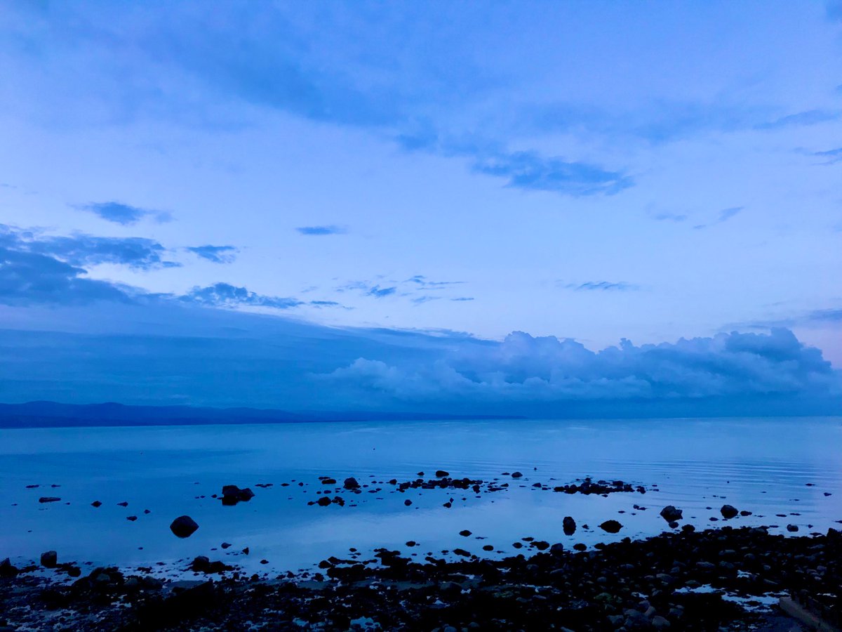 morning — returned to my hermit self 
briefly checking in here

pain-exhaustion

finding stillness in nature
some blues

Cardigan Bay — 10 years ago (#OTD)

I return to the sea

#blues 
#dawn #landscapephotography #seascape
#Mindfulness 
 #neurodegenerative #raredisease #CBD #PSP