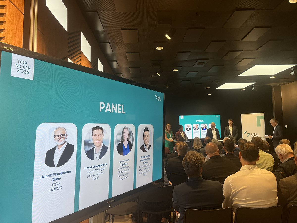 Panel bestående af gode folk fra RWE, <a href="/EnerginetDK/">Energinet</a>, HOFOR og tyske BASF diskuterer 🇩🇰 rolle i elektrificeringen af Europa til #Topmøde24 i <a href="/GreenPowerDK/">Green Power Denmark</a>. Vi skal flytte os fra visioner til handling og det kan ikke gå hurtigt nok, lyder det samstemmende budskab i panelet #dkgreen