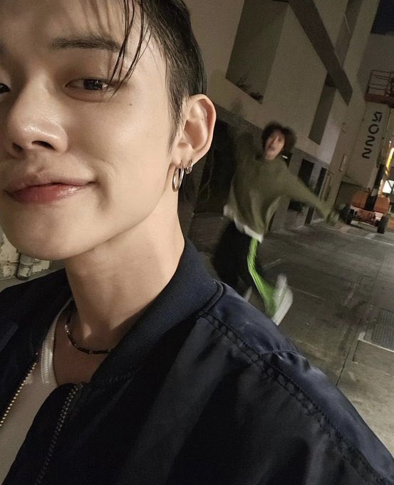 연준님 어깨에서 키우는 밤티즈
