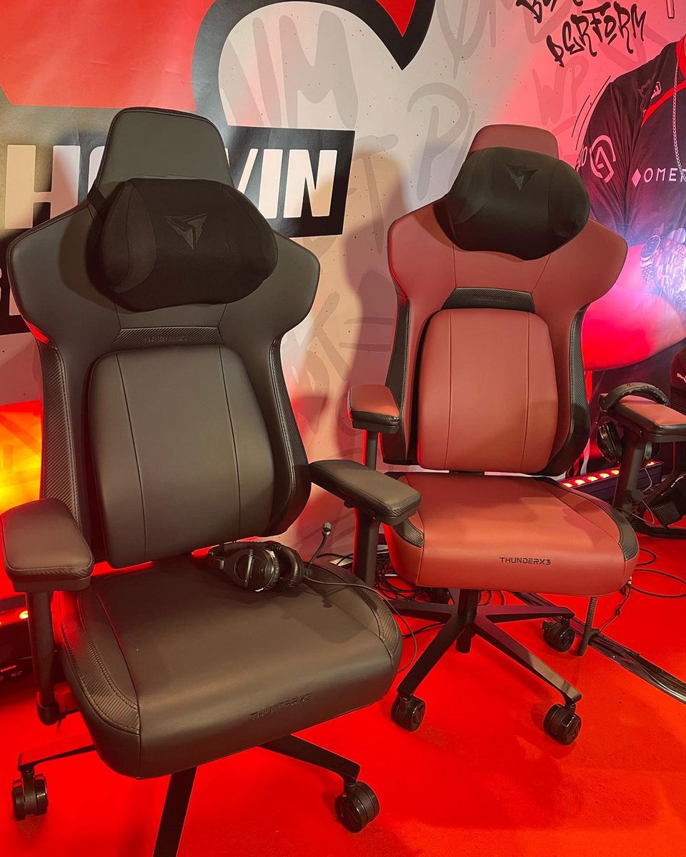 ThunderX3Global's tweet photo. You might think your back pain is from carrying your team to victory, but it could be your bad posture during gaming...
CORE's got your back (literally) with its headrest, ensuring comfort and performance.
#ThunderX3 #GamingChair #CORE #GotYourBack #Headrest https://t.co/ZTtWZYvvTp