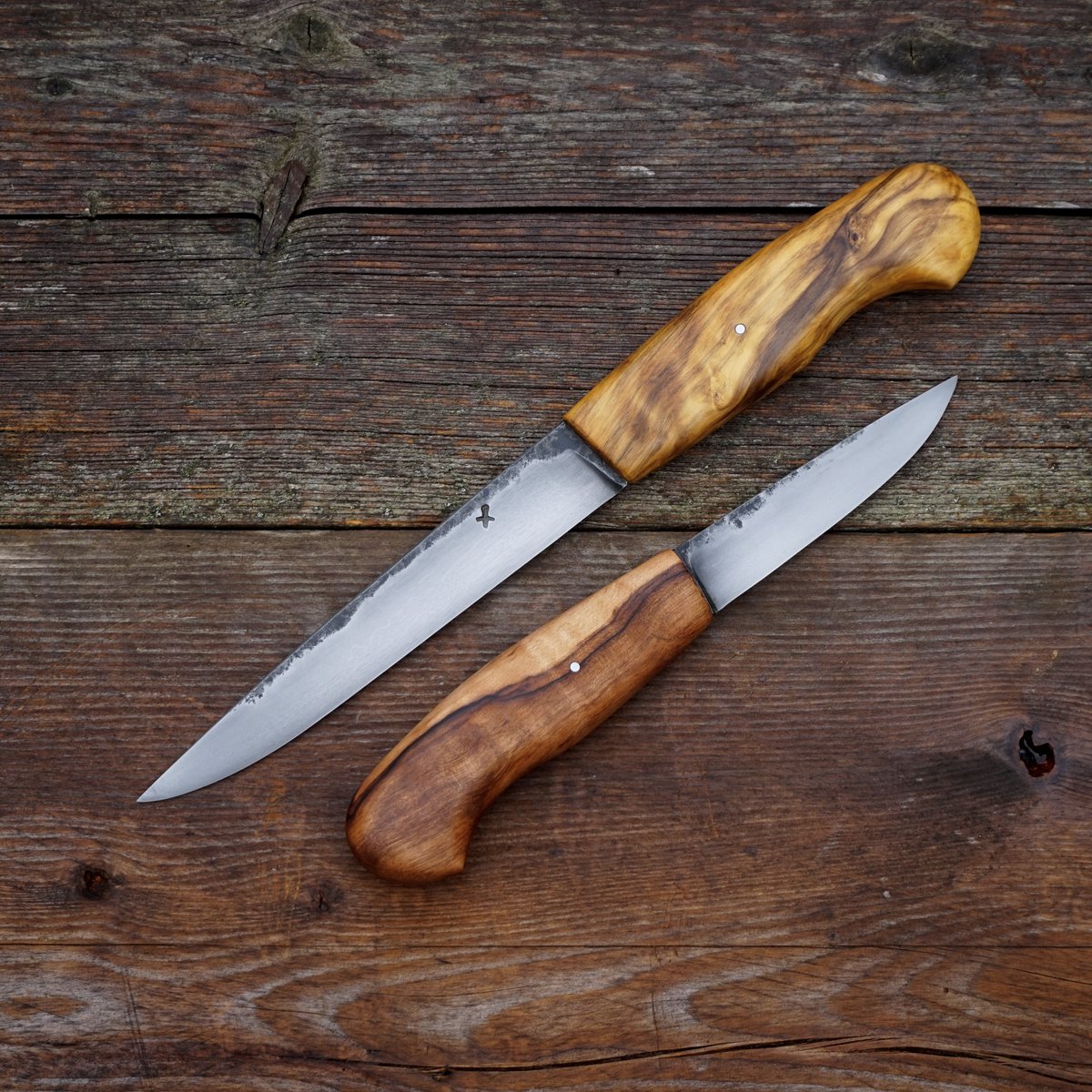 ForgeVM's tweet image. Hello. BBQ knife, based on my puukkos but has a longer, slightly higher and thinner blade. This one is 100C6 and box wood. 

🙏

facebook.com/profile.php?id…

instagram.com/forge_du_vieux…