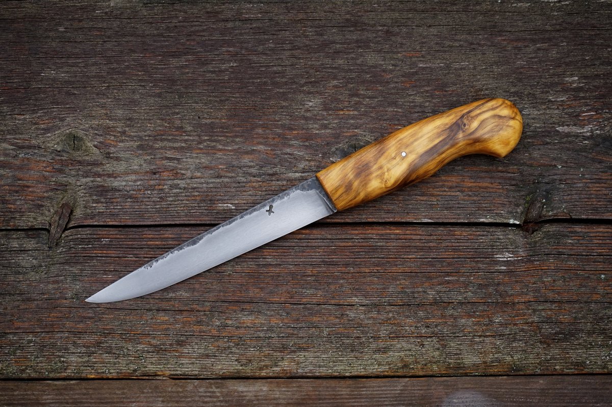 ForgeVM's tweet image. Hello. BBQ knife, based on my puukkos but has a longer, slightly higher and thinner blade. This one is 100C6 and box wood. 

🙏

facebook.com/profile.php?id…

instagram.com/forge_du_vieux…