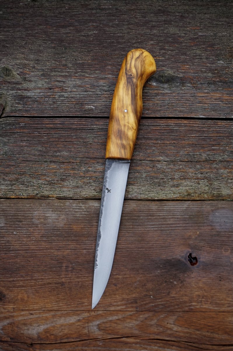 ForgeVM's tweet image. Hello. BBQ knife, based on my puukkos but has a longer, slightly higher and thinner blade. This one is 100C6 and box wood. 

🙏

facebook.com/profile.php?id…

instagram.com/forge_du_vieux…