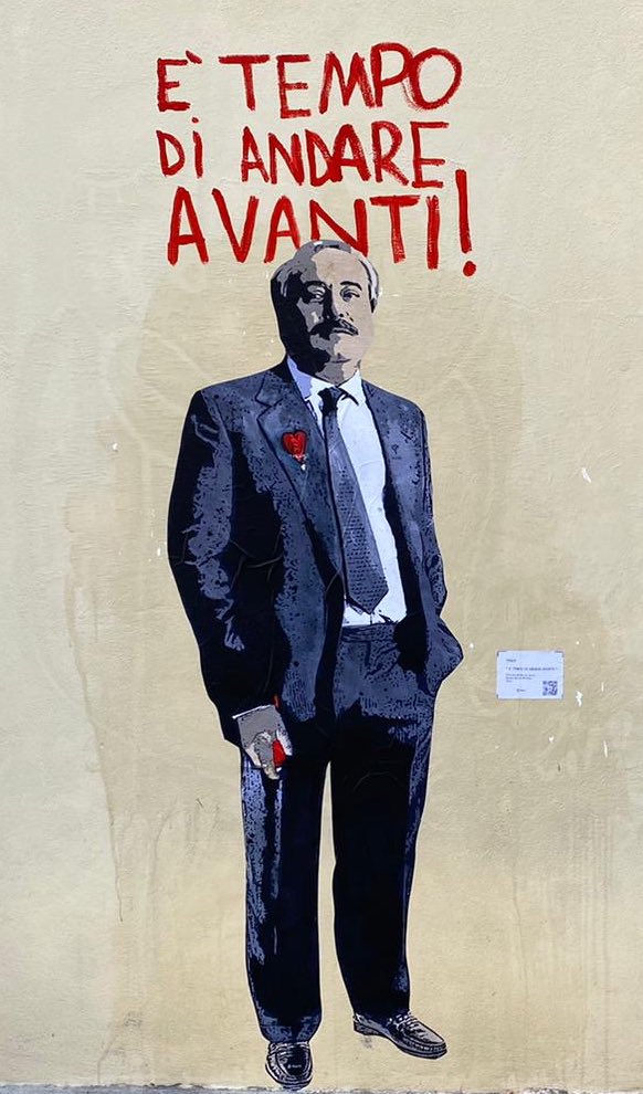 Palermofficial's tweet photo. 23/05/1992 ~ 23/05/2024 

Per non dimenticare. 

#Falcone https://t.co/VSAFYuum8h