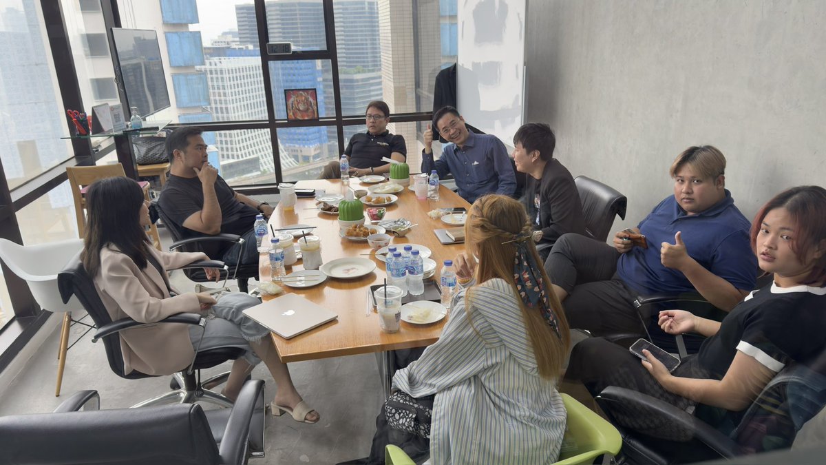 บรรยากาศ BullMoon Coffee Talk วันนี้คุยกันสนุกมากครับ