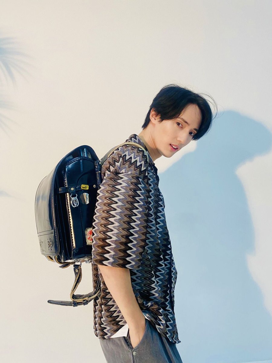 GINGER_magazine's tweet photo. #川島如恵留 さん( #TravisJapan )による連載「 #のえるの心にルビをふる 」第一回は――「30歳の壁」を意識する人。周囲にいますか? 今月の一枚にも注目です🤍🤍 #のえルビ
🔗https://t.co/5hxyKJC8Fe https://t.co/ayI4YYa4o4