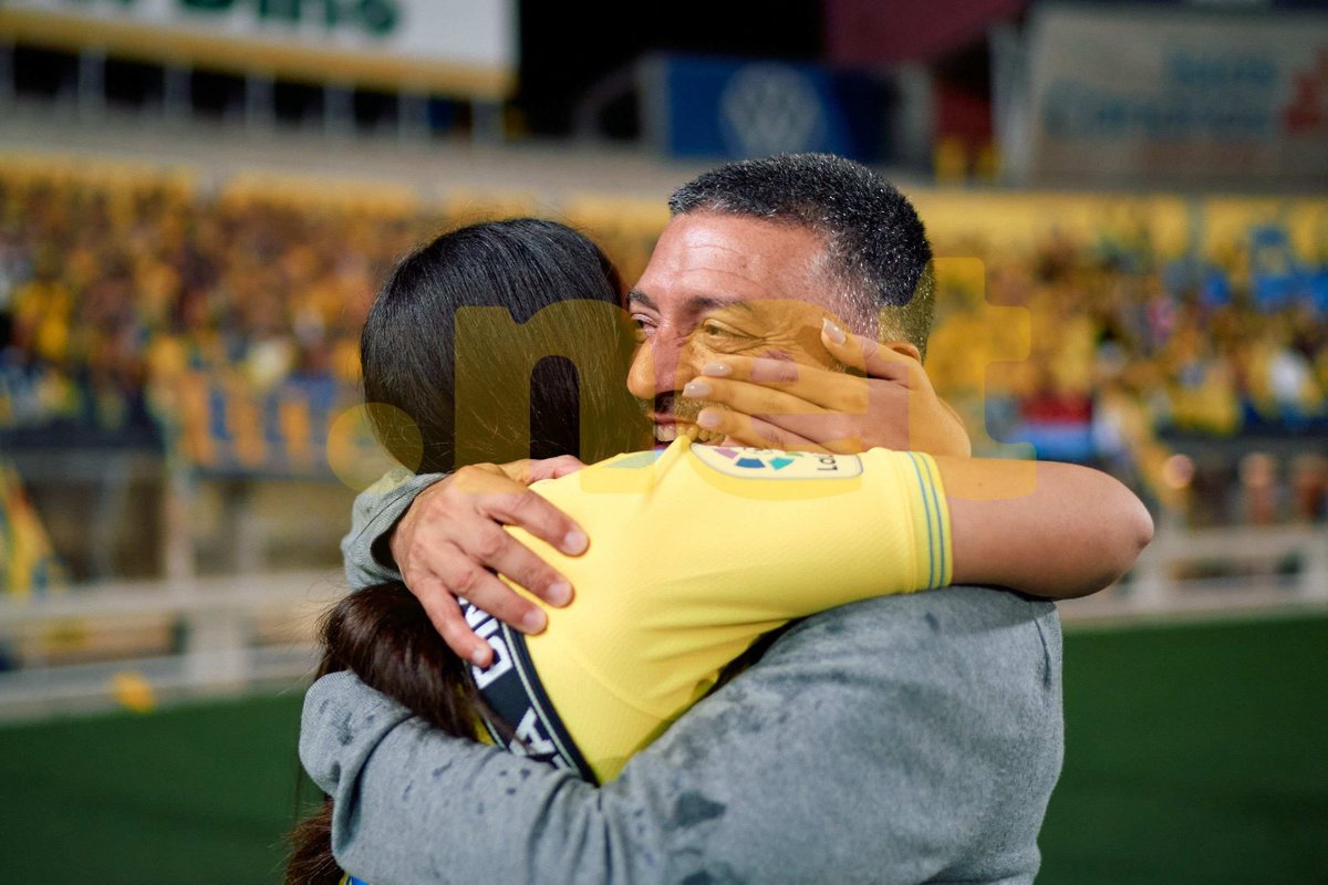 udlaspalmasNET's tweet photo. 💛💙 ¡Gracias, Pimi! 💛💙 https://t.co/V7NjVW3mj8