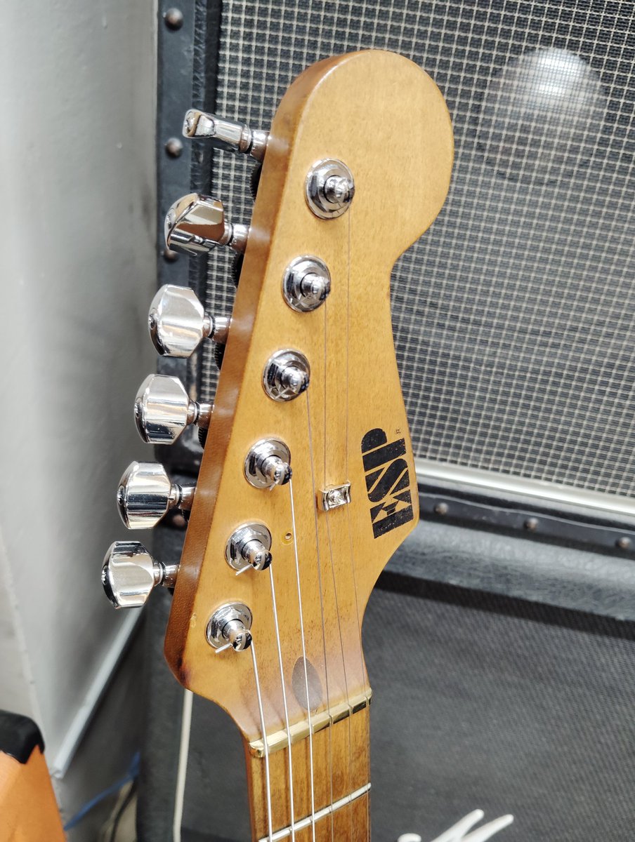 sexyfinger75's tweet photo. このたび生まれ変わりました!
よろしくお願いします!
#ESP
#FLICKER3
#SeymourDuncan
#78Model
#YJM
#brassnut
#killswitch https://t.co/yovWEQeoVF