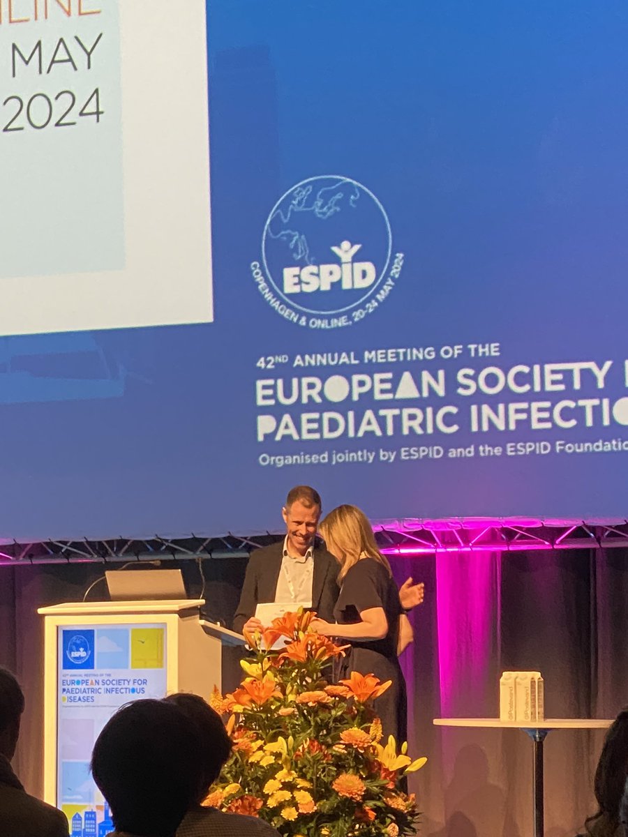 Annemarie van Rossum @amcvanrossum@mastodon.nl (@amcvanrossum) on Twitter photo The <a href="/ESPIDsociety/">ESPIDSociety</a> young investigator award for basic science is awarded to <a href="/EleniVergadi/">Eleni Vergadi</a> by <a href="/acunningID/">Aubrey Cunnington</a> #espid2024 The <a href="/ESPIDsociety/">ESPIDSociety</a> young investigator award for basic science is awarded to <a href="/EleniVergadi/">Eleni Vergadi</a> by <a href="/acunningID/">Aubrey Cunnington</a> #espid2024