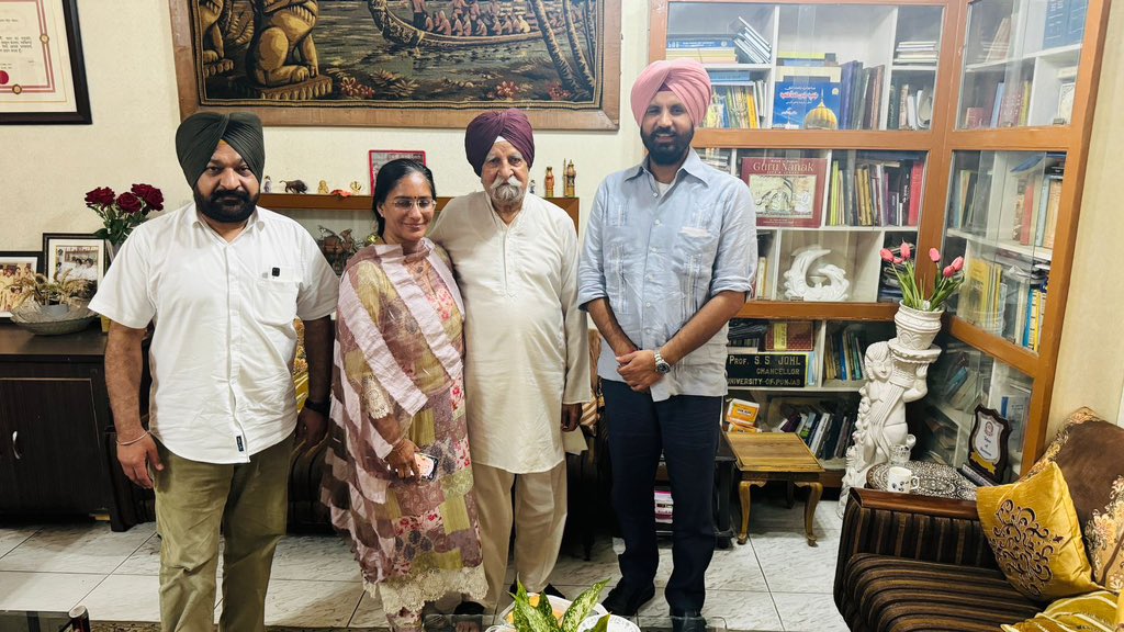 Sought blessings of world renowned Agriculture Economist & Writer Padma Bhushan Sardara Singh Johal ji at his residence today. His contributions towards Punjab’s agriculture are immense & he continues to be a guiding light for all of us when it comes to creating a policy around