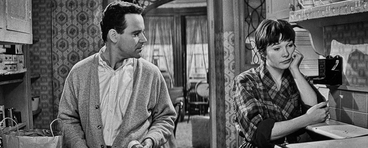 paul_brenner's tweet photo. MOVIE QUOTE OF THE DAY:
“Some people take, some people get took. And they know they're getting took and there's nothing they can do about it.”
Shirley MacLaine in The Apartment 
#TheApartment #Wilder #BillyWilder #IALDiamond #ShirleyMacLaine #Moviequotes #MovieQuoteOfTheDay https://t.co/4JKS0kJotY