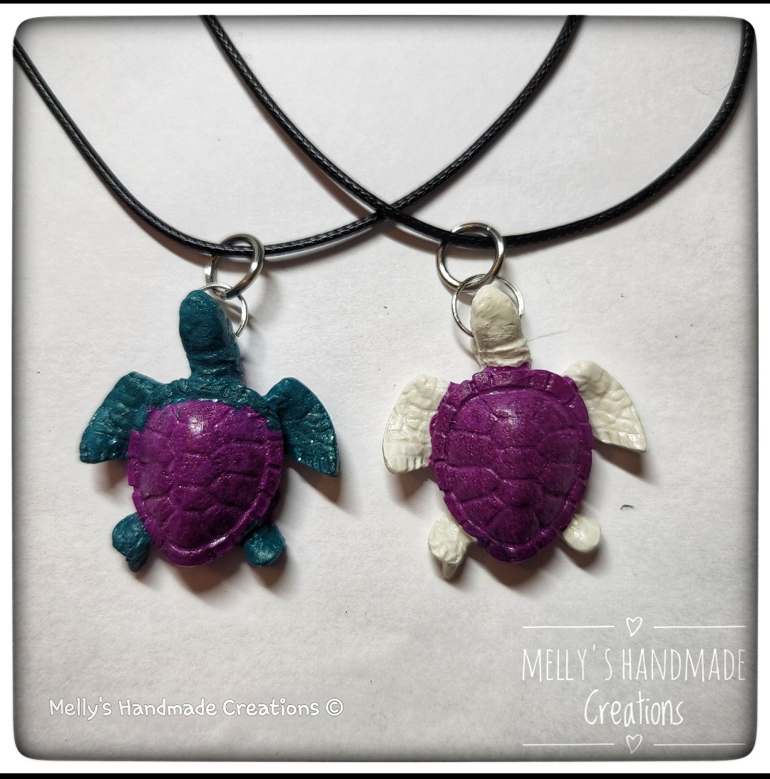 🐢 #WorldTurtleDay 🐢
Sea turtles are one of Earths oldest creatures🐢 
The 7 species that can be found today have been around for 110 million years🦕 
Designed & handmade by me©️
Allergy free🫶
DM to order✉️
linktr.ee/mellyshandmade…
🦄💜🇮🇪
#CraftBizParty #shopindie #elevenseshour