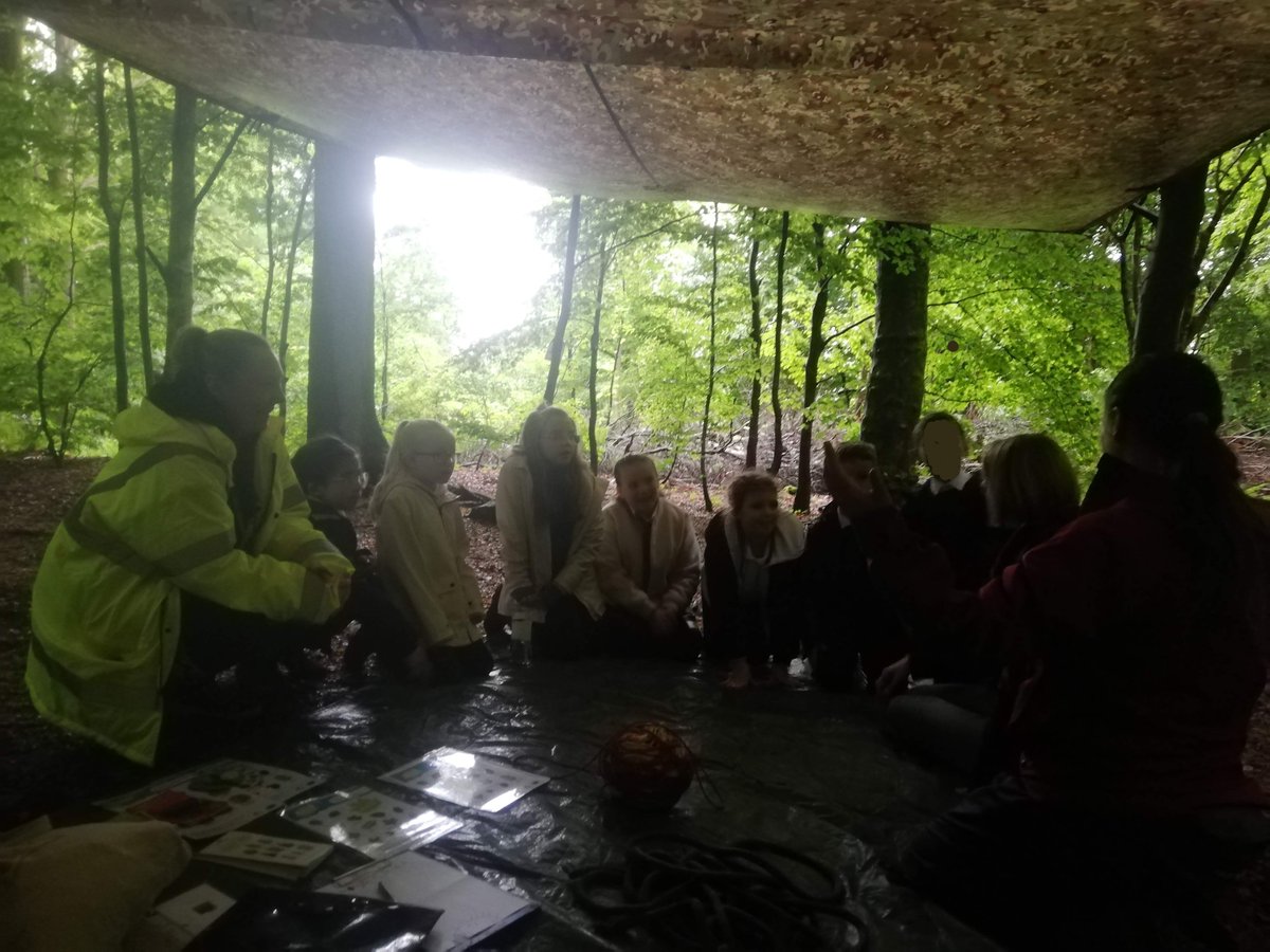 Thanks to the P4s @Castleton_Pri who joined us in Linn Park this morning to kick off their #ScottishJuniorForesterAward. We had a great morning learning about the trees and getting muddy. 
These session are happening thanks to #tescostrongerstarts funding.