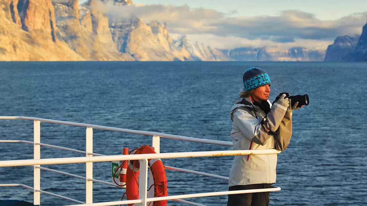 Looking for some tips on getting that perfect shot aboard an expedition cruise? {{KristianBogner}} shares some insights on how to best capture those special moments. Click the link for the full list of tips 🔗: advcan.pulse.ly/hvh9cbqzia . . . #adventurecanada #arctic #photography