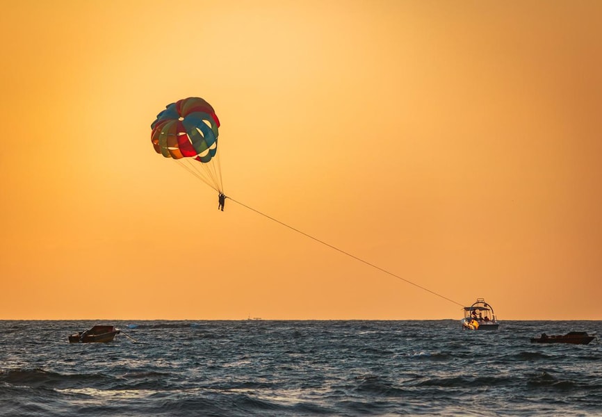 Experience the thrill of flying over the stunning Blue Lagoon and Comino Island with parasailing!

Book your parasailing tour today!

#Parasailing #Adventure #Thrill #IslandLife #SummerFun #SeaViews #visitmalta #maltaisland #cominoisland #bluelagoonmalta #visitbluelagoonmalta