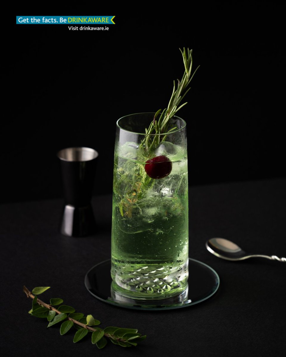 Thirsty Thursdays only require one drink: our Thyme and Lemongrass Gin Fizz.

Ingredients
60ml XIN Gin
15ml Thyme + Lemongrass Syrup
25ml Lime Juice
Pineapple
Sage
Egg whites

Enjoy and drink responsibly!

#XinGin #CrossYourHeart #AhascraghDistillery