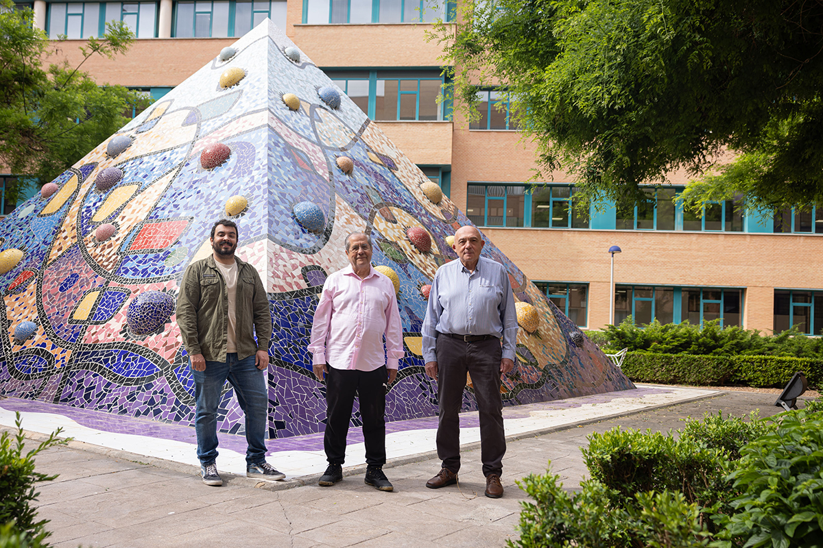 🚨 La UJI y la UFSCar de Brasil patentan un compuesto semiconductor con propiedades antimicrobianas i.mtr.cool/yrjastenir

Con aplicaciones en los sectores de automoción, la construcción o equipación de instalaciones, sensores o catalizadores, entre otros.