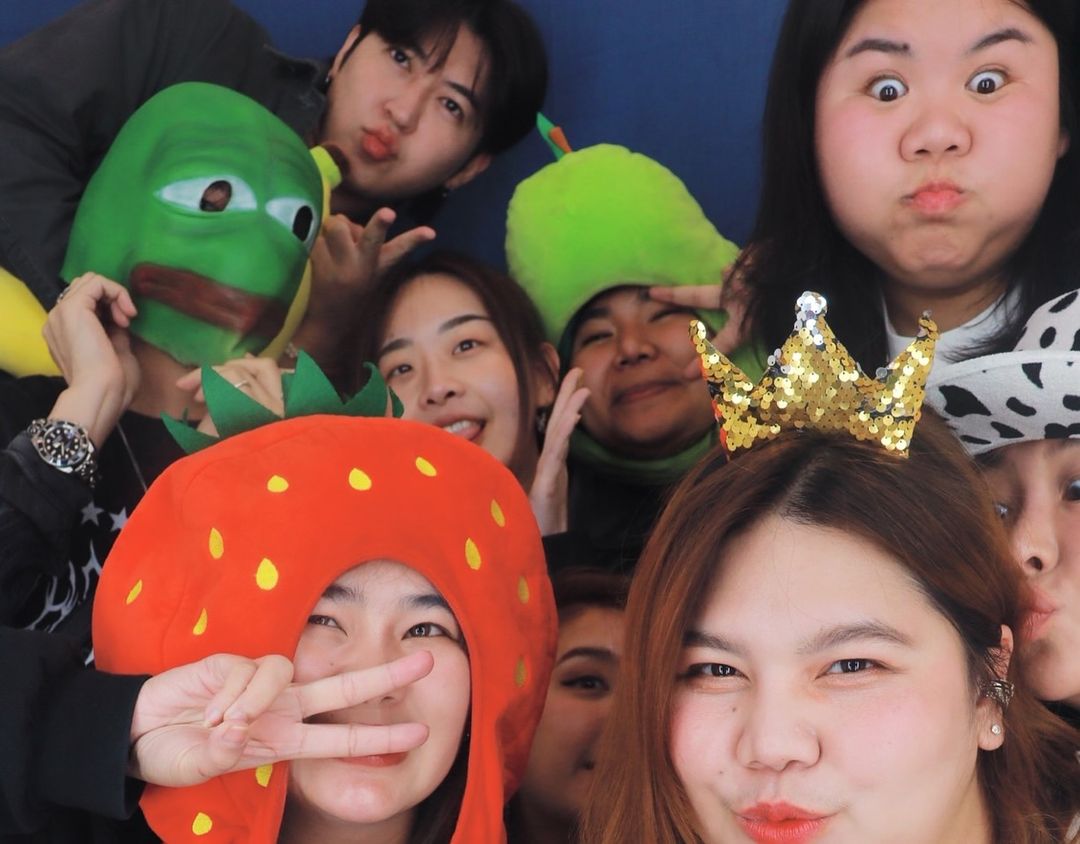 paturluve's tweet image. — NETIZENS 2024✨️

It's so good to have goofy Biu back!💙 Who are you in the pics?

🎯 100 RTs = 100 votes
🎯 15 comments

I vote @JakeB4rever 
#NETIZENSREPORT #BuildJakapan for Most Handsome Man Alive #MHMA2024 #MHMA2024BuildJakapan @thenreport

#Beyourluve 🦋