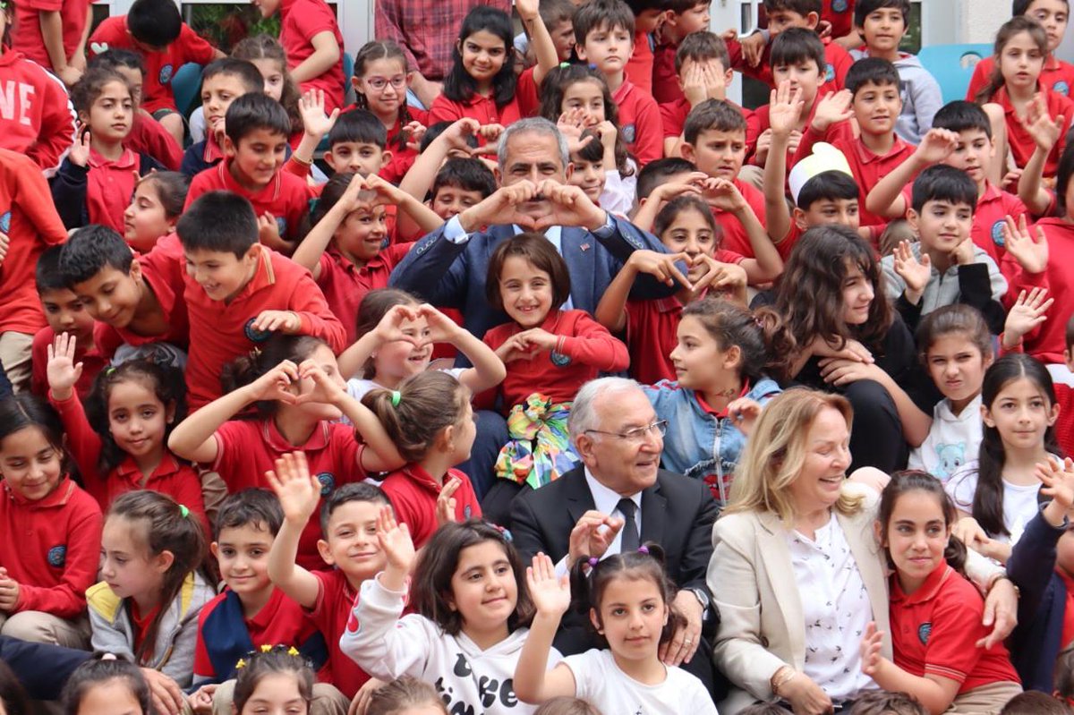 Başkanımız Ali Ercan Akpolat, 'Sağlıklı Çocuk, Sağlıklı Gelecek' eğitim programının açılışında miniklerin heyecanına ortak oldu. adalar.bel.tr/haberler/baska…