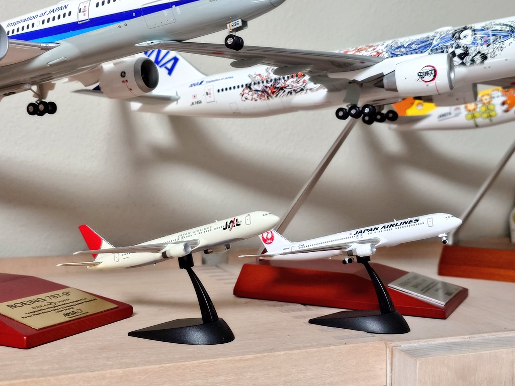 久しぶりに摘んでA350 1号機と767旧塗装でた🙌 ギアとデカールは後にし
