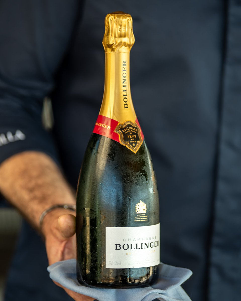 Marida tu domingo con una copa de Champagne Bollinger, una opción que no te defraudará.

#LaMilla #Marbella #Restaurant #Mediterranean #Gastronomy #Food #FoodieMalaga #MalagaFood