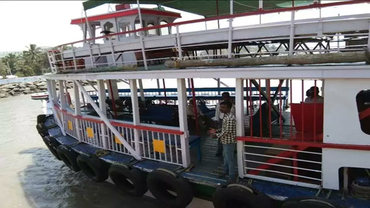 Mumbai To Mandva Ferry Boat Service 26 May Se 3 Month Ke Liye Bandh Rahegi, Monsoon Season Alert Read Full News: bit.ly/4dPc29D #BoatServiceAlert #DailyFerryService #FerryBoatService #Mandwa #MonsoonSeasonAlert #Mumbai #MumbaiToMandvaFerry #MumbaiTravel