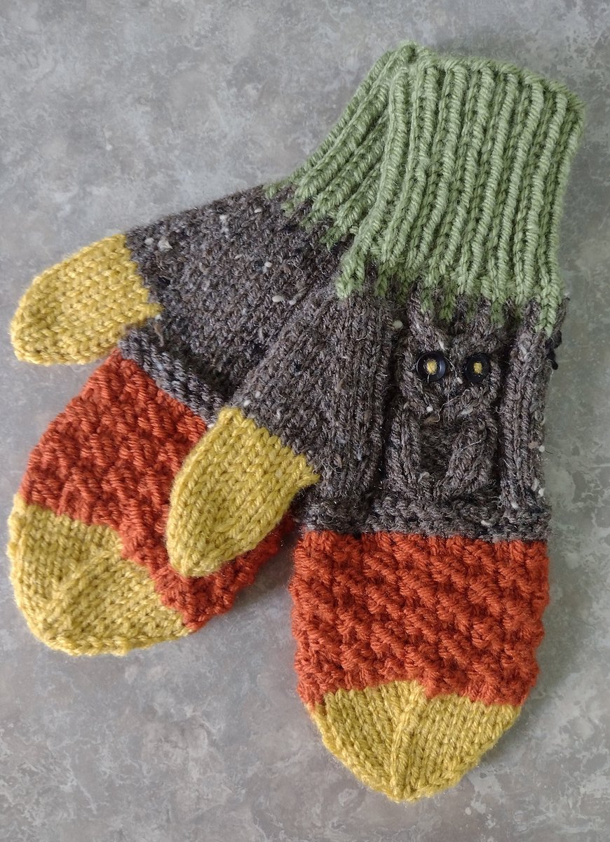 Judy Lamb's 'Scrappy Owl Mittens' May Be The Best Stashbuster Ever! 👉 buff.ly/3wFFeLz #knitting #freepattern 🦉