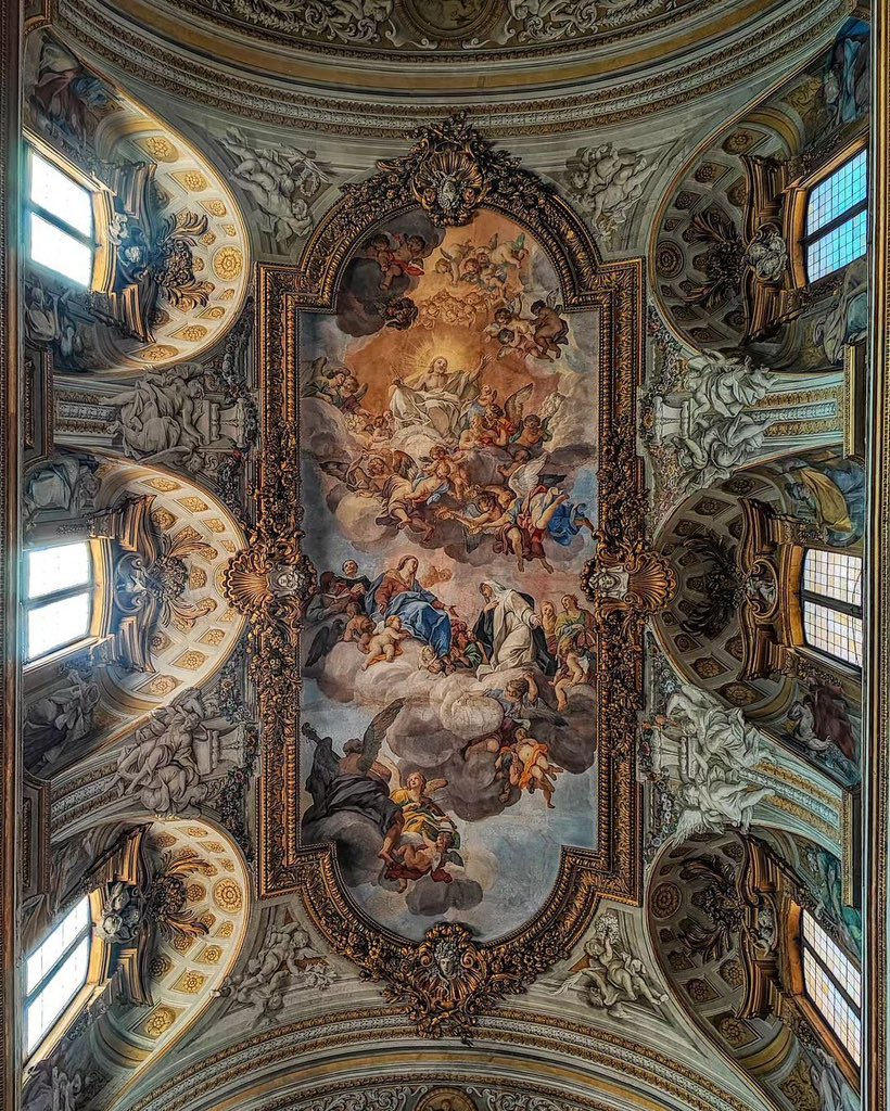 The incredible beautiful ceiling of the Chiesa di Santa Caterina da Siena in Rome, Italy. 🇮🇹

Picture by francesco_perilli_80