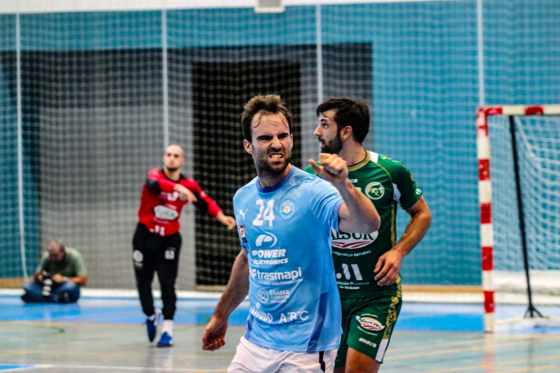 💥 @UDHCEivissa toma Córdoba y 𝒔𝒆 𝒂𝒄𝒆𝒓𝒄𝒂 𝒂 𝒍𝒂 𝒑𝒆𝒓𝒎𝒂𝒏𝒆𝒏𝒄𝒊𝒂 en #DHPlataMasc ⚔️ El conjunto de Ibiza gana en su visita al @CordobadeBM y encarrila un 'play-out' que se decidirá definitivamente en su feudo 📰 Toda la información 👉 rfebm.com/noticia/la-ud-…