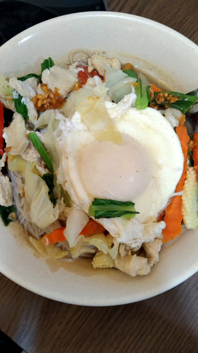 n_symra's tweet photo. Makanan orang sakit. https://t.co/0OQ3K0qg2a