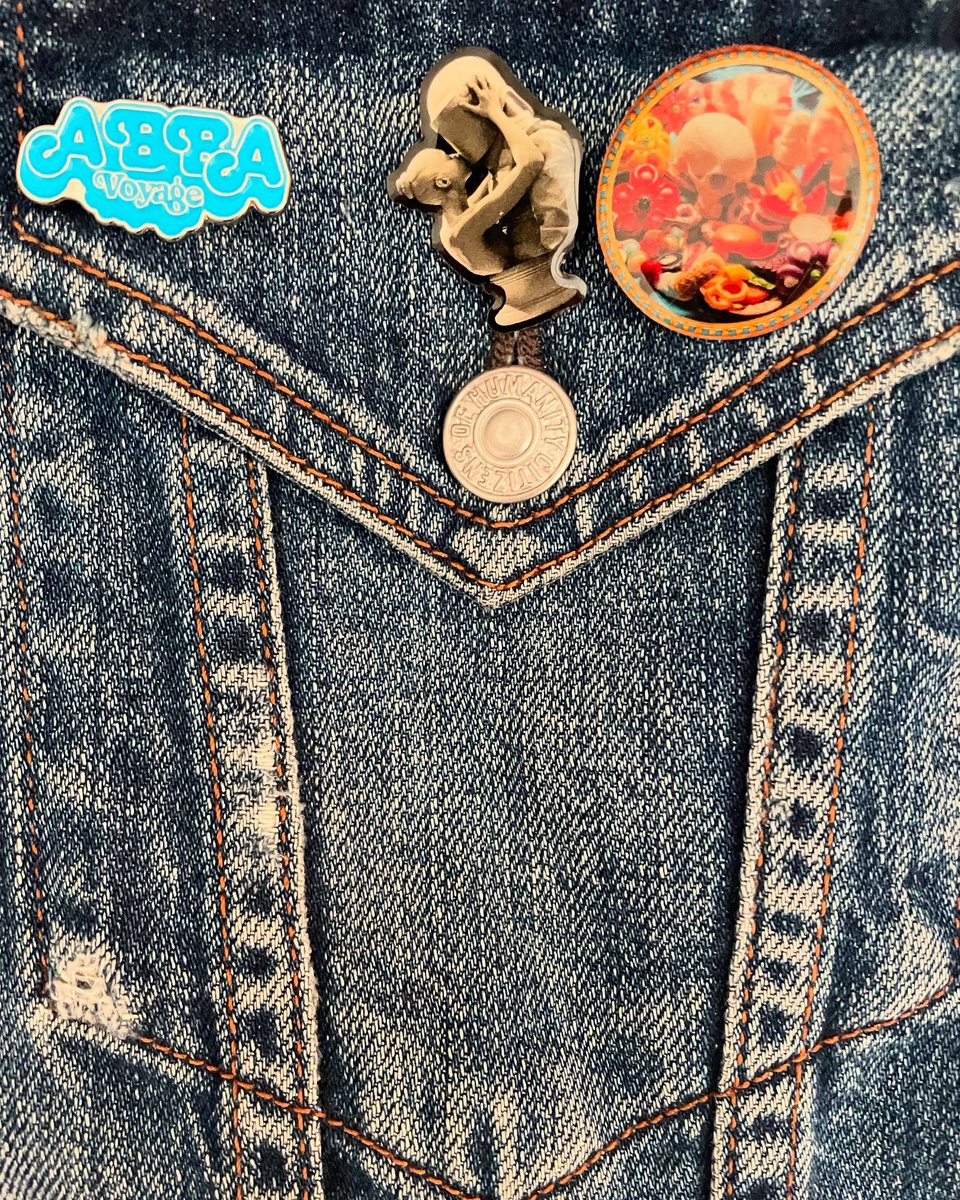 adrianpgibson's tweet photo. A little bit devastated I lost my yellow ABBA Voyage pin. Luckily I had a spare thanks to Sean & Jess 🩵
Other pins by @thisisnotstudio 💀
#abbavoyage #pinbadges #thisisnot #denim #spare #bestfriends #love https://t.co/mxI6h0dG8w