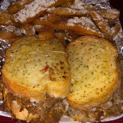 Cheese 🧀 Steak on cheesy Garlic Toast 🍞 homecookingvsfastfood.com #homecooking #homecookingvsfastfood #food #fastfood #foodie #yum #myfood #foodpics