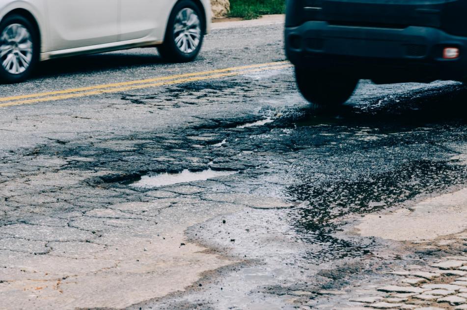 How to claim compensation from either the council or your car insurance for damage caused by potholes on UK roads dlvr.it/T7HNBK 🔗 Link below