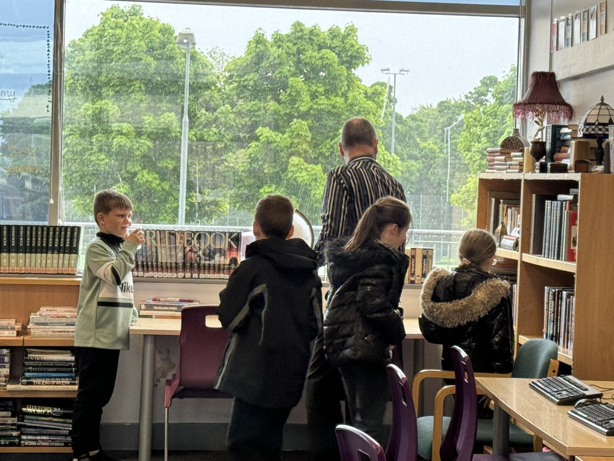Thank you @BathAcadNews for having our Cucumber Club 🥒 for a visit this morning! We really enjoyed our tour & the juice & biscuits too - we are looking forward to seeing you again soon 💜 #NurtureGroup #LifeSkills #SchoolTransition @WlhwbChamps @WL_Equity