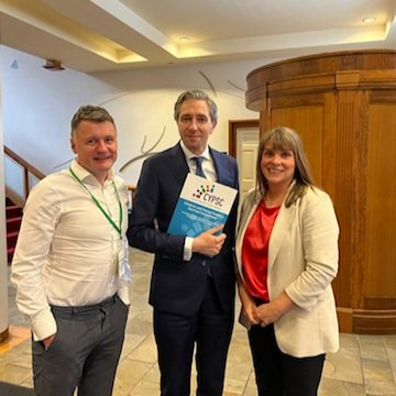 #CYPSC is participating today in @merrionstreet Child Poverty & Well-Being Summit. Pleased to meet our Taoisech @SimonHarrisTD & to hear his commitment to addressing #ChildPoverty & #ChildWellBeing