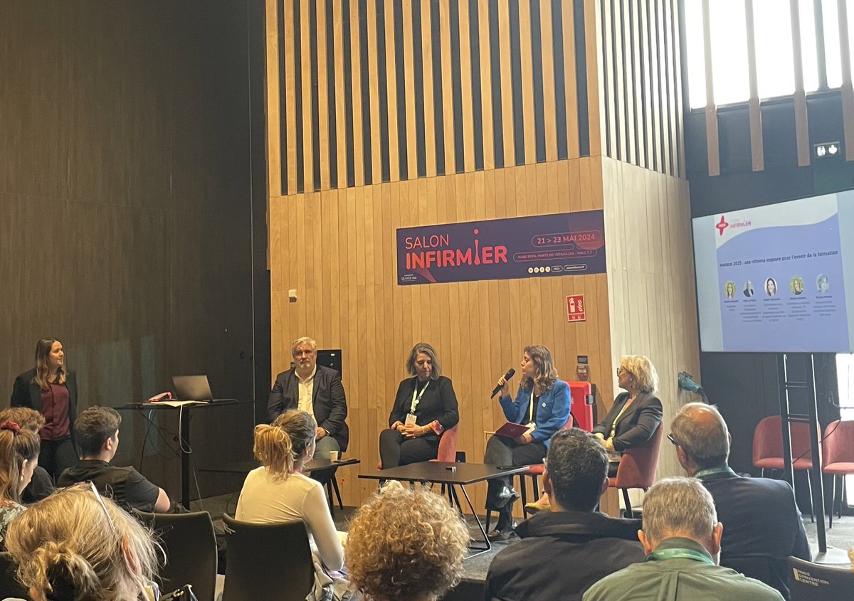 #SI24 | Retour sur la conférence :

 ⚪️ “Horizon 2025 : une réforme majeure pour l’avenir de la #formation”

👥 <a href="/AuroreMargat/">Pr Aurore Margat Levine</a>, <a href="/ylefaou/">Yann Le Faou</a>, Axelle Chavanon, @Malorie_FNESI 

Animée par @Pauline_FNESI