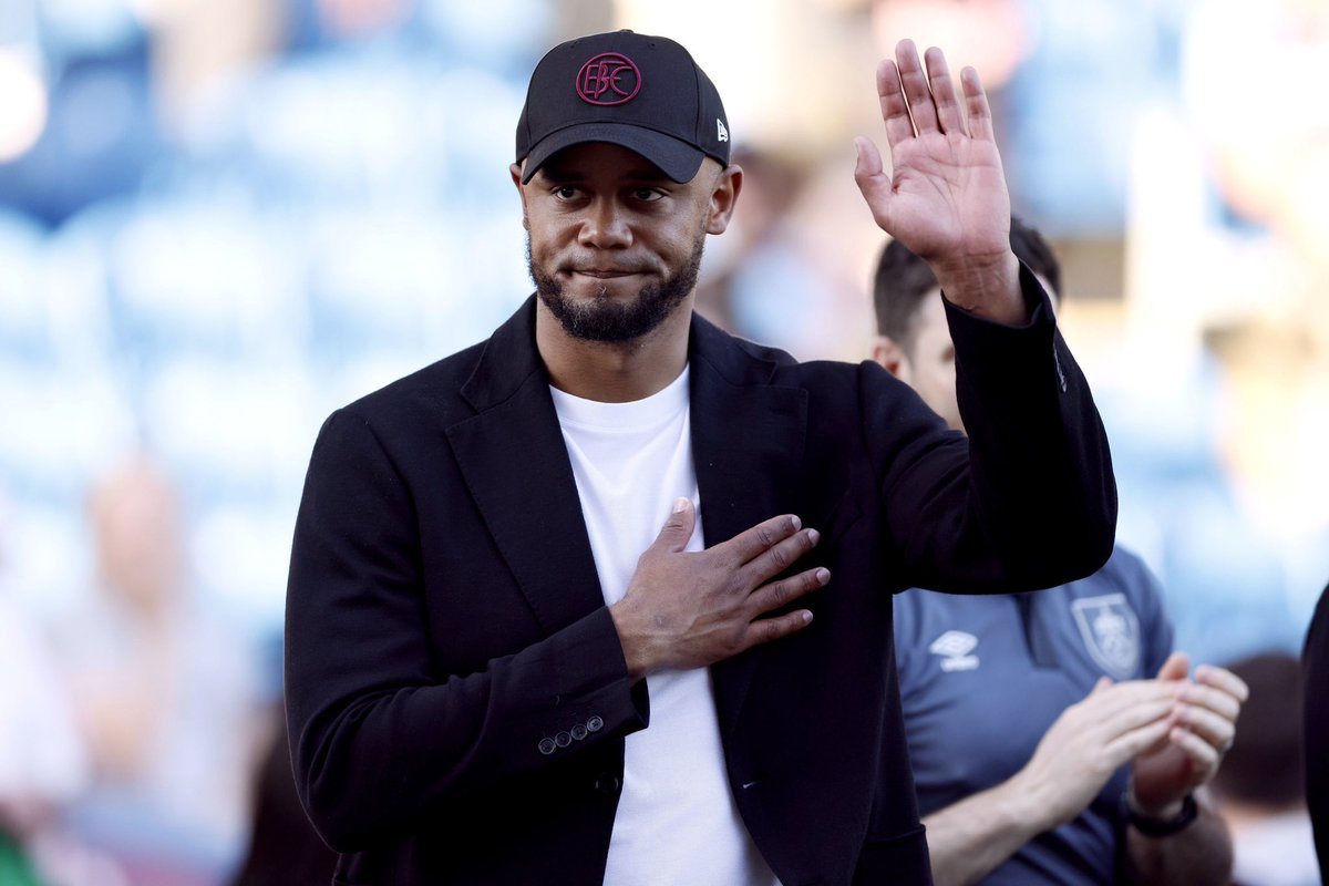 🚨News #Kompany | Negotiations ongoing between Bayern and Burnley with Bayern‘s decision not to spend the €20m transfer fee demanded! 

Kompany, NOT in Munich right now. Still waiting for the 🟢 light to join Bayern. 

@SkySportDE 🇧🇪