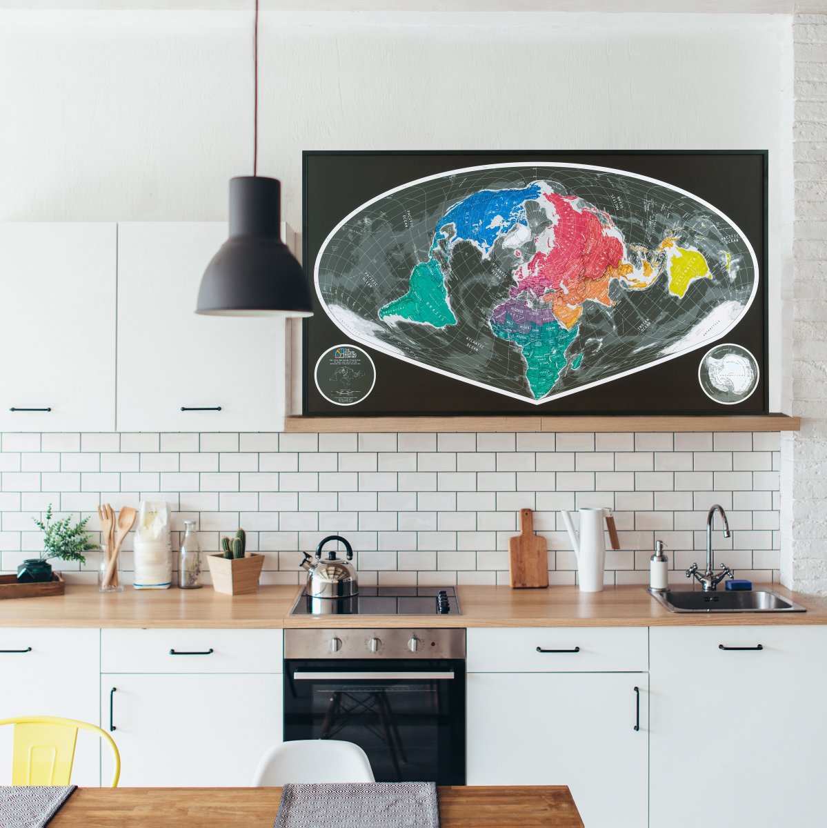 Futuremaps's tweet image. Rarely seen in print. ​​​​​​​​​
We introduce to you the Sinu-Mollweide projection.
A striking alternative projection, showing countries in their correct proportional size.

#modernmap #petersprojection #mapart