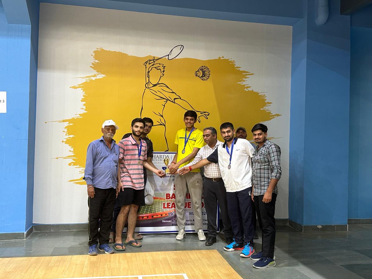 #Congratulations to our #Badminton Team for securing the Second Position in Sharda Badminton League 2024 held at Sharda University, Greater Noida.
#kiet_group_of_institutions #KIETGZB #kietengineeringcollege #KIET #AKTU #AICTE #BadmintonLeague #ShardaUniversity #ProudMoment