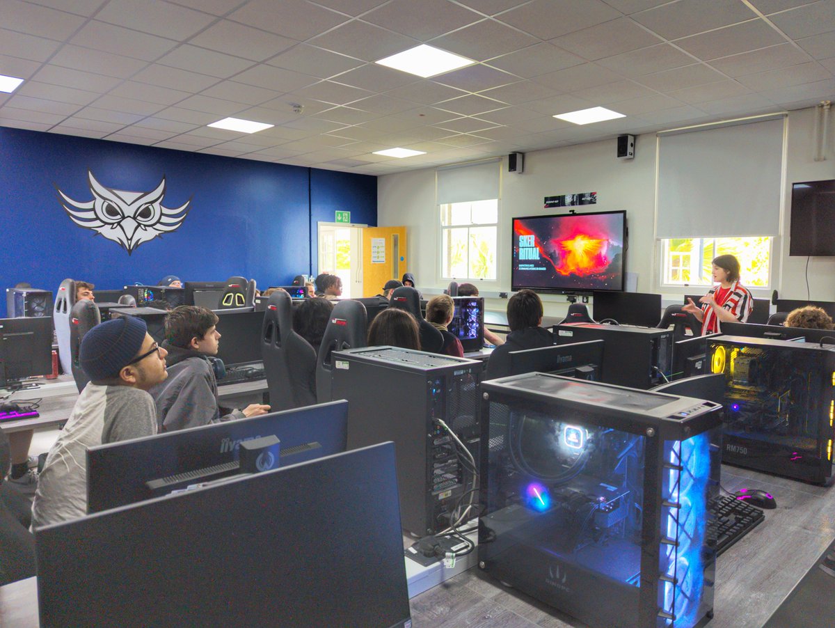 Brilliant talk by Christie from @WalesInter on promoting their latest game @SkerRitual! Christie covered the use of #SocialMedia, #Community, #Events, & #ContentCreators to promote the #game. 🎮 Very insightful for our students, who have been #learning about this in class! 🕹️