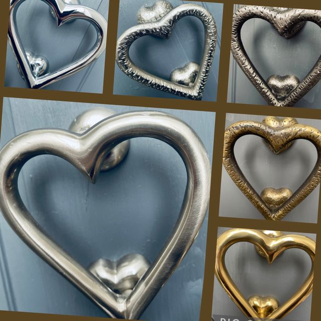 Home Is Where The Heart Is
We have heart knockers in traditional and modern finishes. Think about putting one on your home office, your shed, your summer house or even your front door!
Casas Door Furniture®
#dreamaieshop #perfectgift